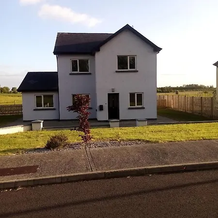 Entire House, Self Catering بيت للعطل Ballintober (Roscommon)